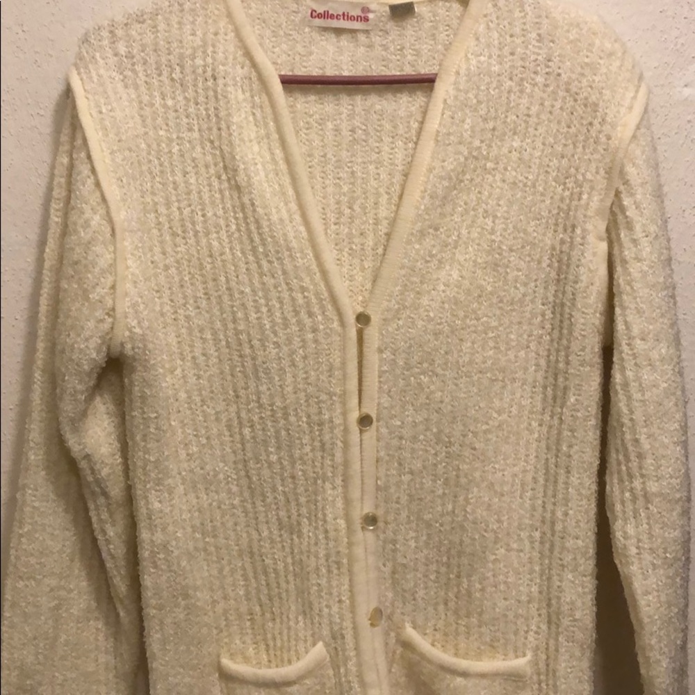 Collections L - Picture 2 of 6